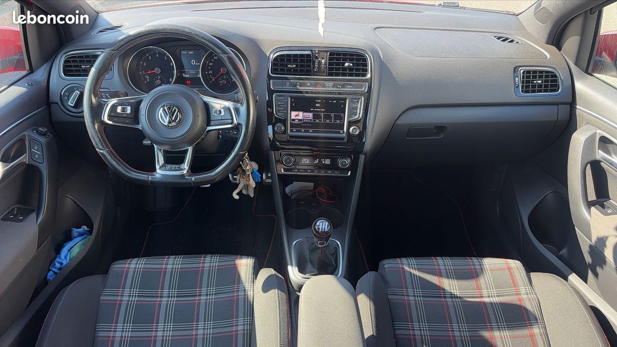 Volkswagen Polo 1.8 TSI 192 GTI (image 11)