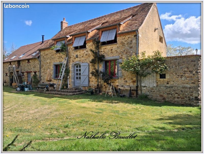 Maison 9 pièces 246 m² · à Chevillé · 246 m² · 280 000 €