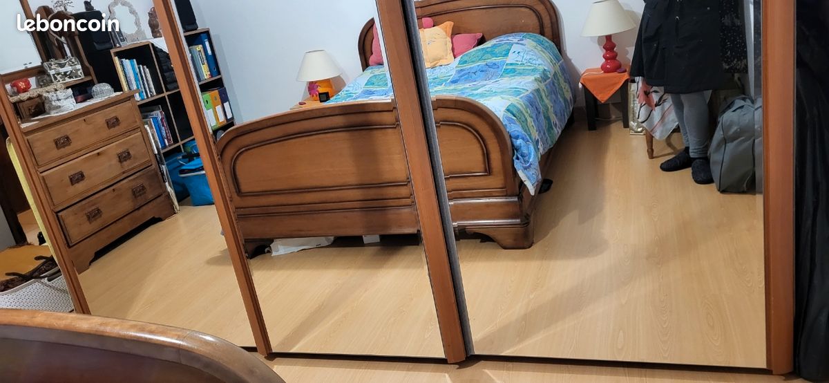 Armoire dressing 3 portes miroir coulissantes. Excellent état. Prix négociable (image 3)