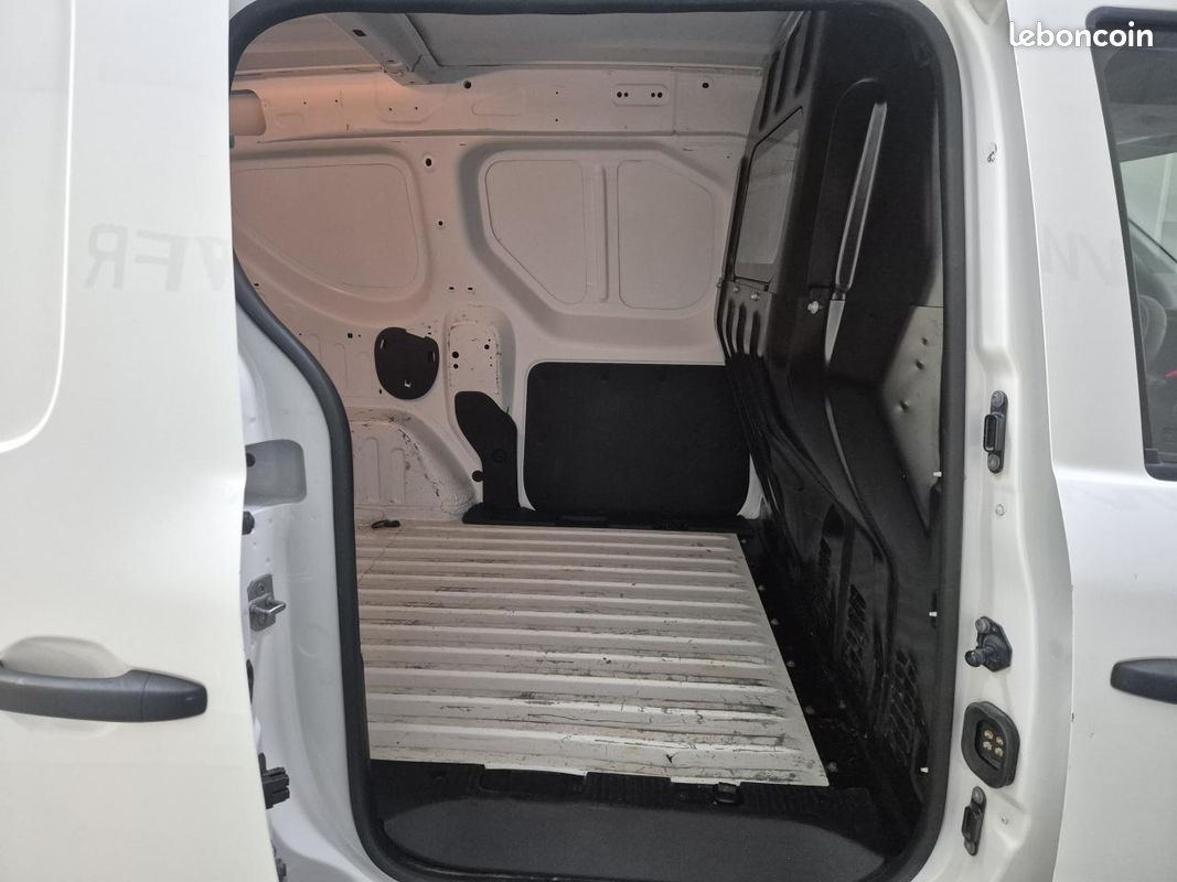 RENAULT EXPRESS 1.5 Blue dCi 95 22 II VAN FOURGON Confort (image 11)