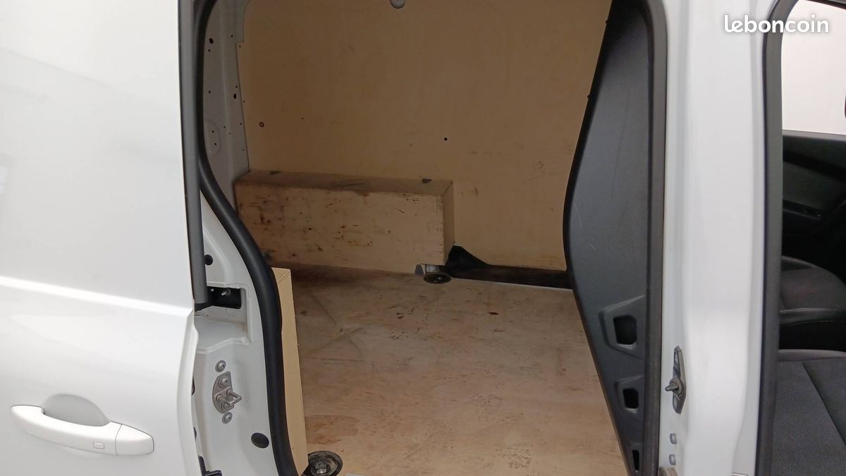 Renault kangoo van blue dci 95 extra 22 (image 12)