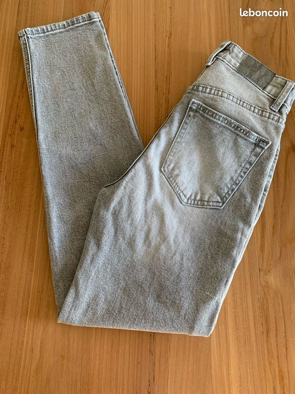 Jean Mom Pull&Bear gris en 32 (XXS). En excellent état (image 1)