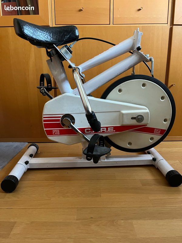 Achetez vélo d'appartement quasi neuf, annonce vente à Fontenay-sous