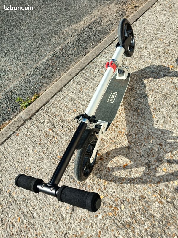 Trottinette pliante grandes roues très bon état (image 5)