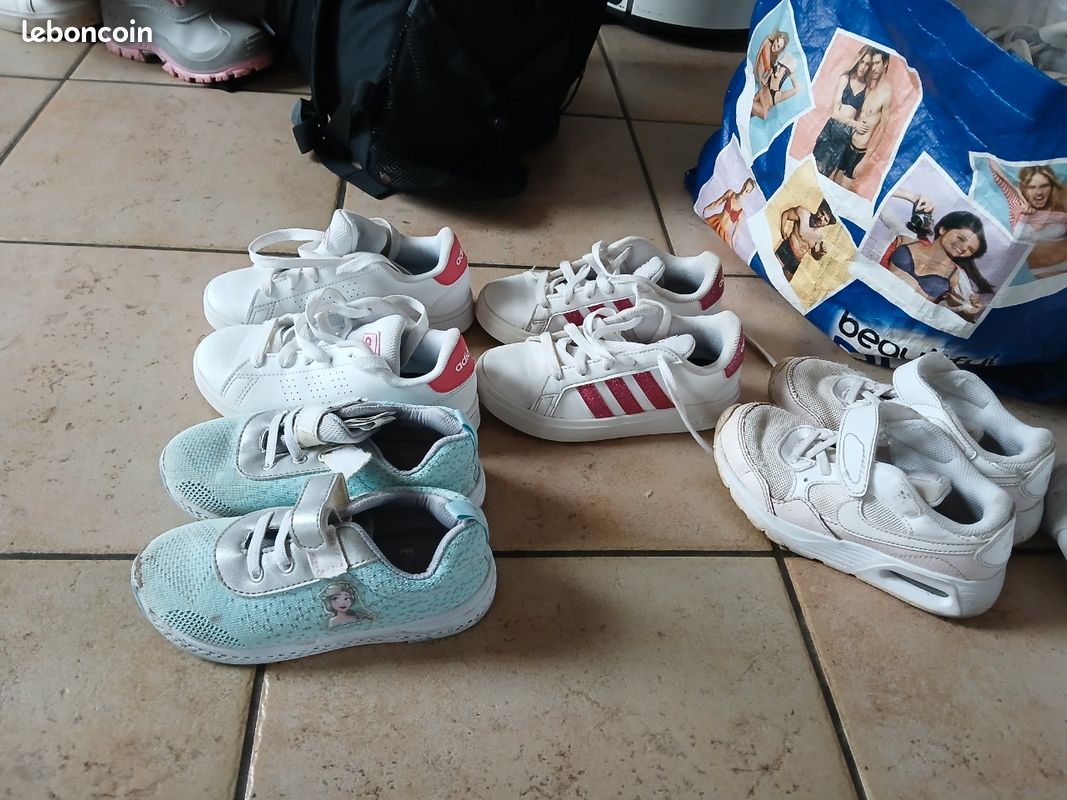 4 paires de baskets/speakers taille 28 (image 1)