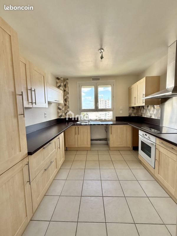 Appartement 3 pièces 70 m² · à Olivet · 70 m² · 890 €/mois