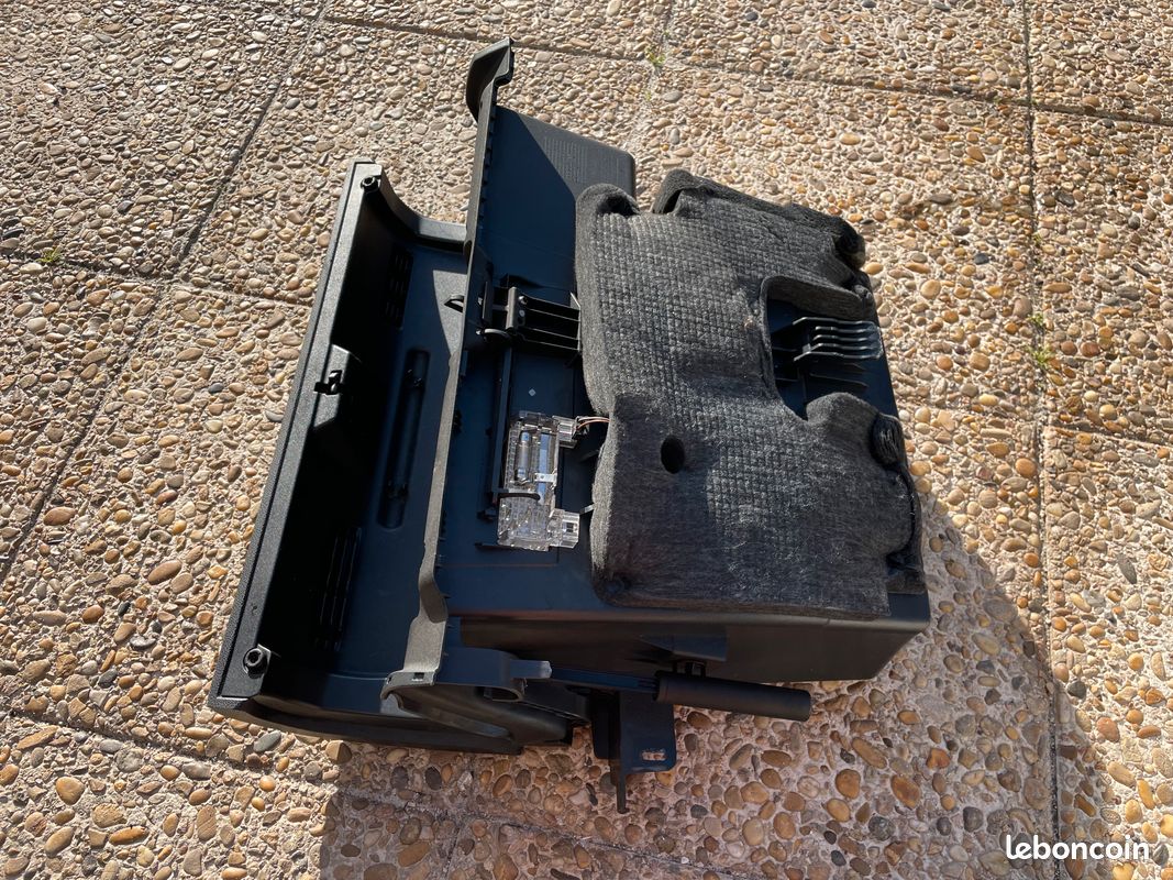 Boite a gant noire pour mercedes w245 b200 2007 (image 3)