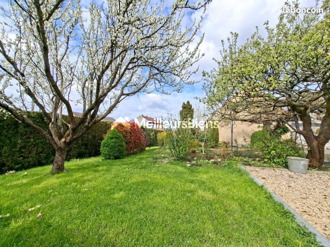 Maison 8 pièces 143 m² · à Échenoz-la-Méline · 143 m² · 185 000 €
