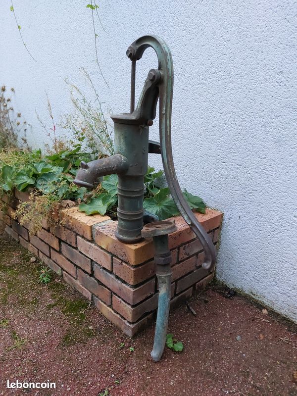 Pompe à eau antique/ancienne (image 3)