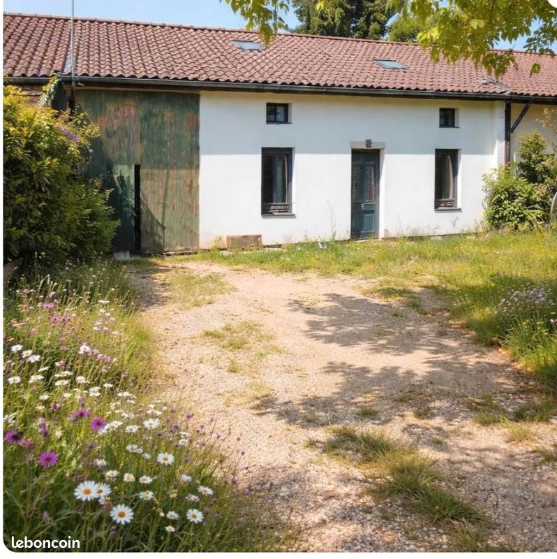 Maison 5 pièces 135 m² · à Romenay · 135 m² · 18 500 €