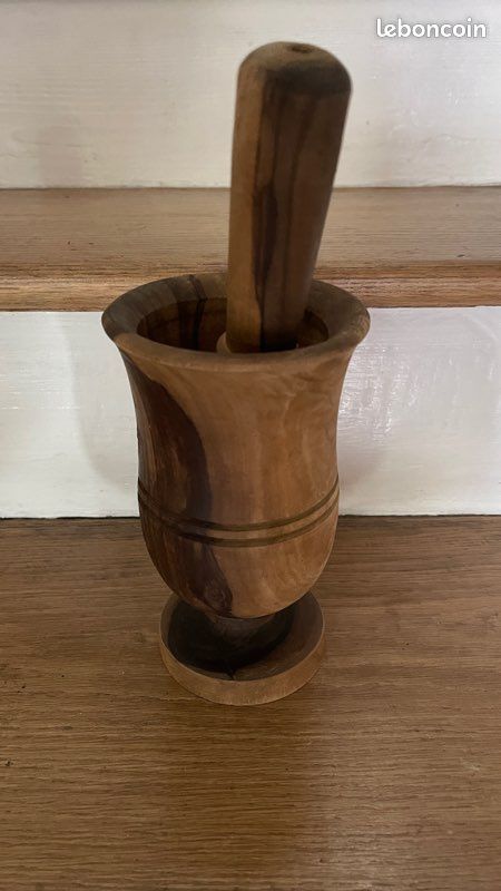 MORTIER EN BOIS d'olivier et pilon fait main 16 cm moderne et naturel