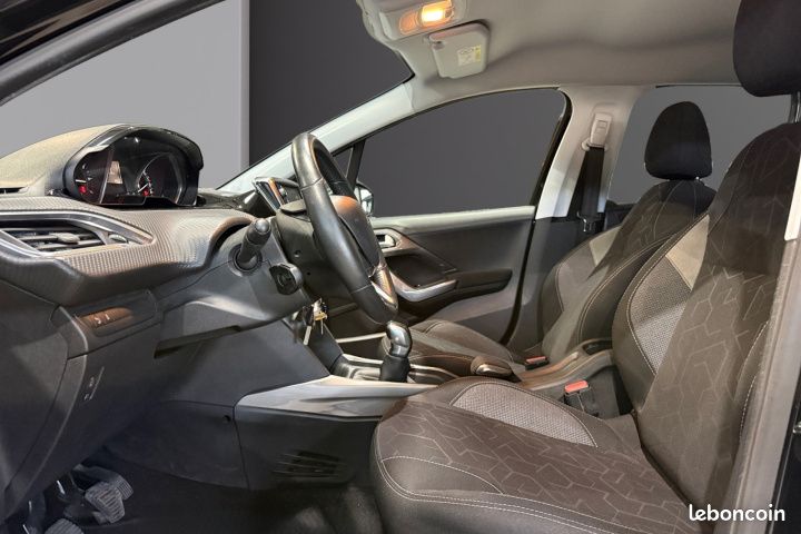 PEUGEOT 2008 1.2 82ch BVM5 Style Garantie 12 mois (image 10)
