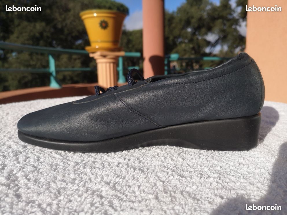 Chaussures Marine à Talons Moyens Damart Pointure 39 - Neuf Sans Emballage - Style Marin Escarpin
