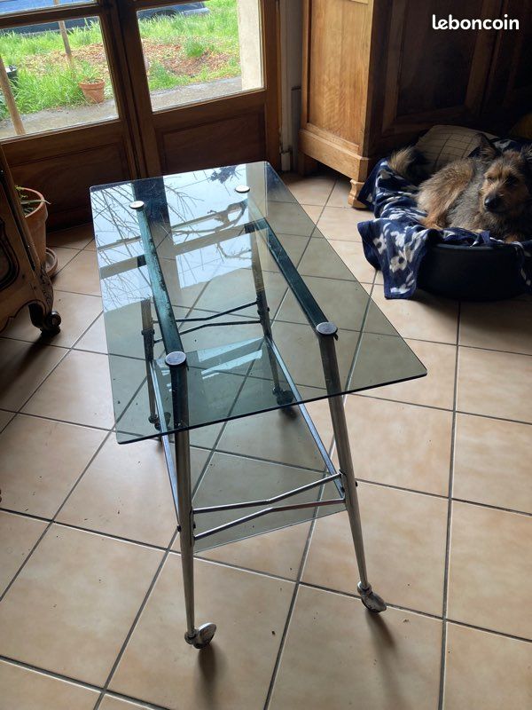 Table tv année 1970 (image 1)