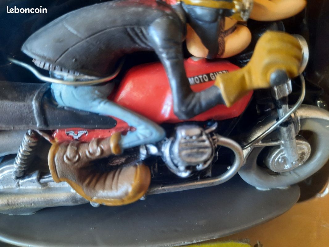 Figurine joe bar team 2 - moto guzzi v7 sport de 1971 - 1/18 (image 5)
