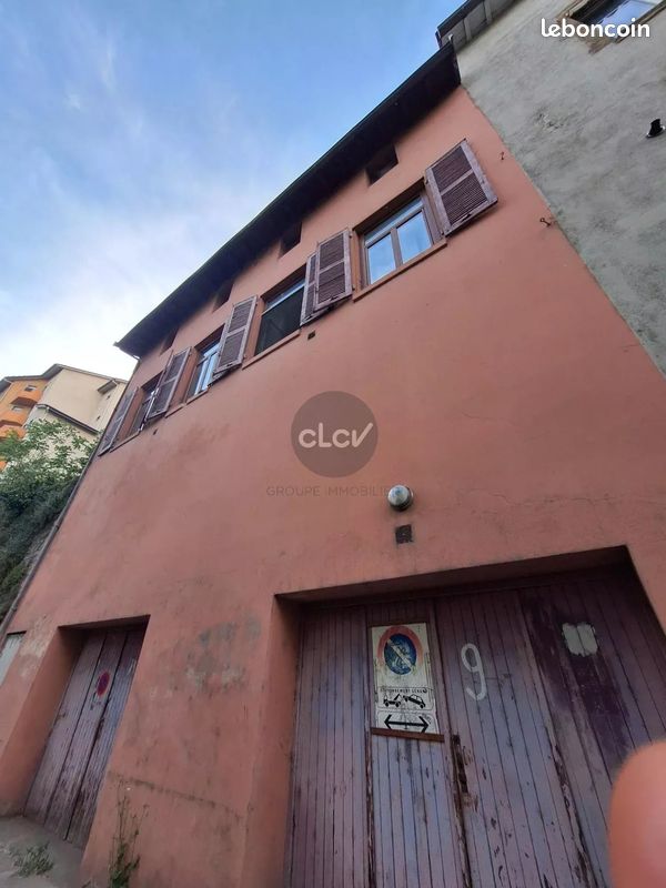 Parking 28 m² · à Caluire-Et-Cuire · 28 m² · 28 000 €