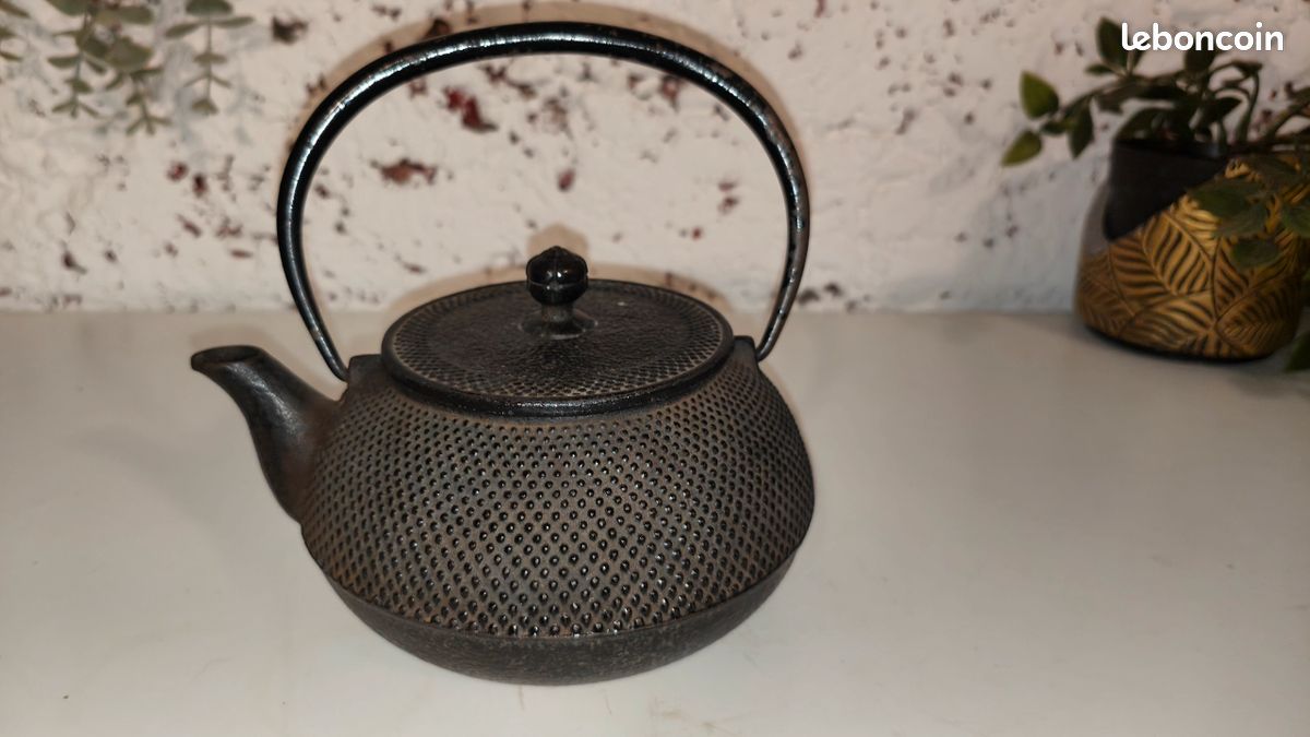 Théière japonaise en fonte Tetsubin – 1,87 kg – Authentique - Arts de la table