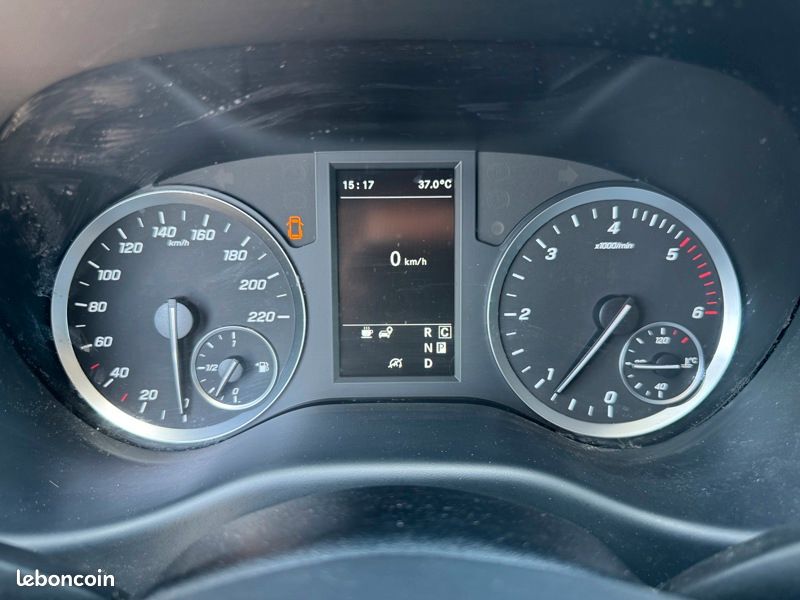 Mercedes Vito 116 CDI Fourgon Compact 9G-Tronic (image 14)