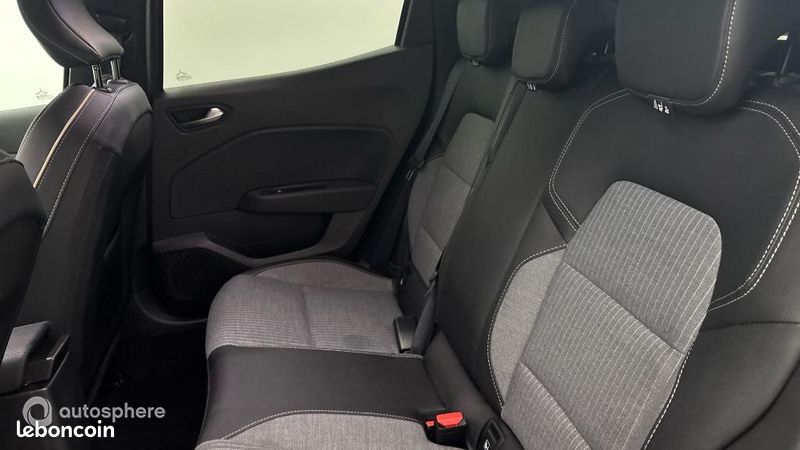 Renault Clio 1.6 E-Tech 145ch full hybrid Techno - 25 (image 13)