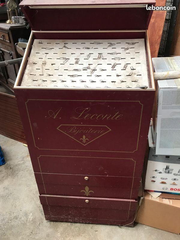 Présentoir à bijoux de fantaisie (image 1)