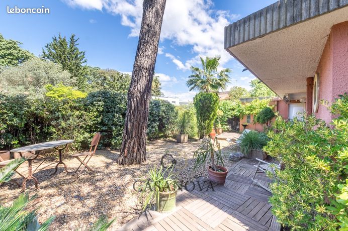 Villa 10 pièces 245 m² — 10