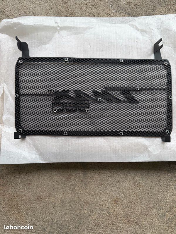 Grille de protection radiateur Yamaha TMAX 560 / Tech Max (image 2)