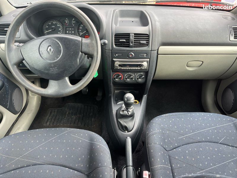 Renault clio 2 ( phase 2 ) 1.2 i 75 ch (image 6)