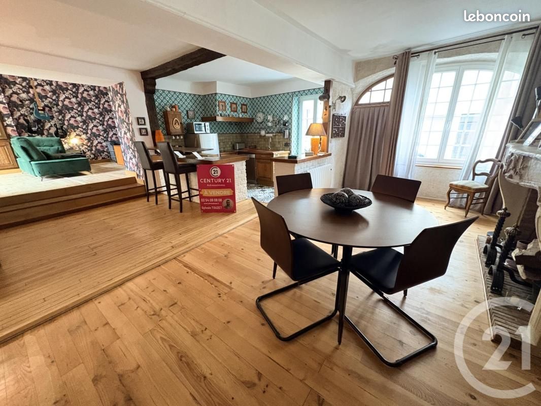 Maison 8 pièces 170 m² · à Issoudun · 170 m² · 172 800 €