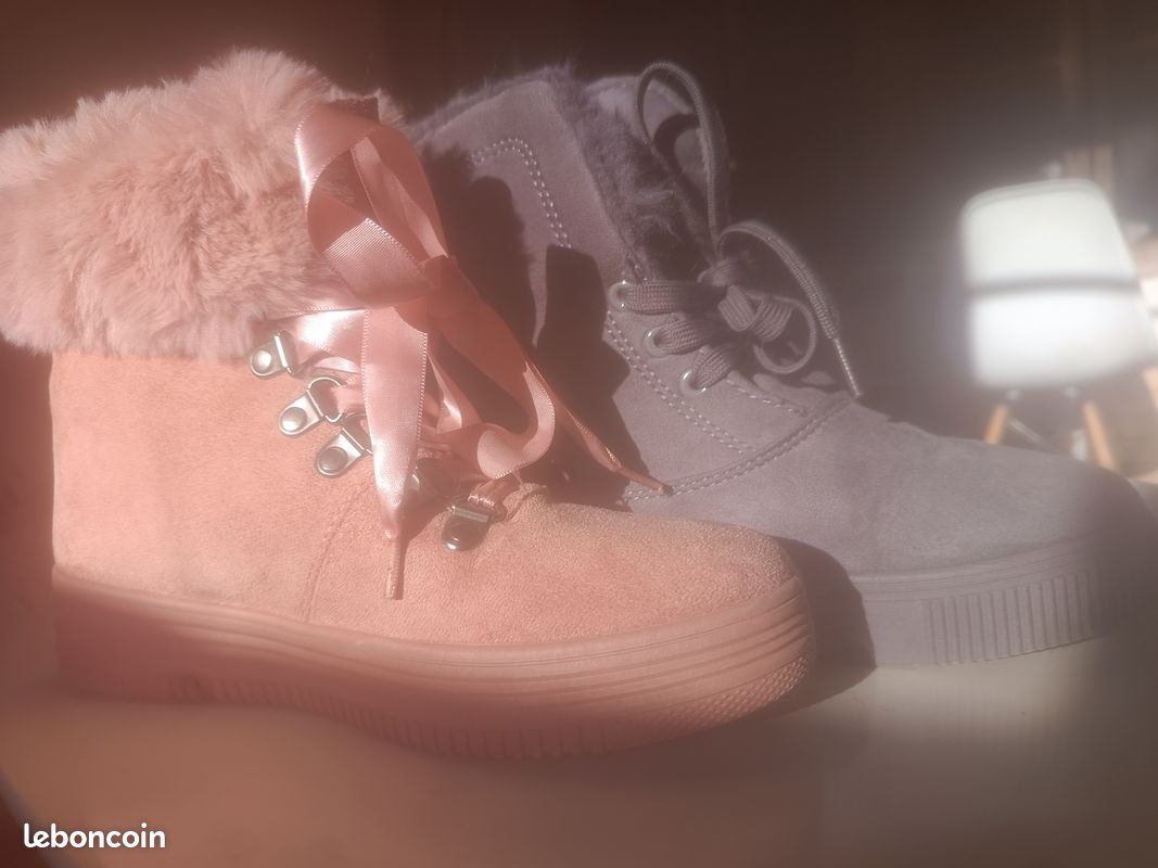 Vends 2 paires de boots fourrées grises et roses (image 3)