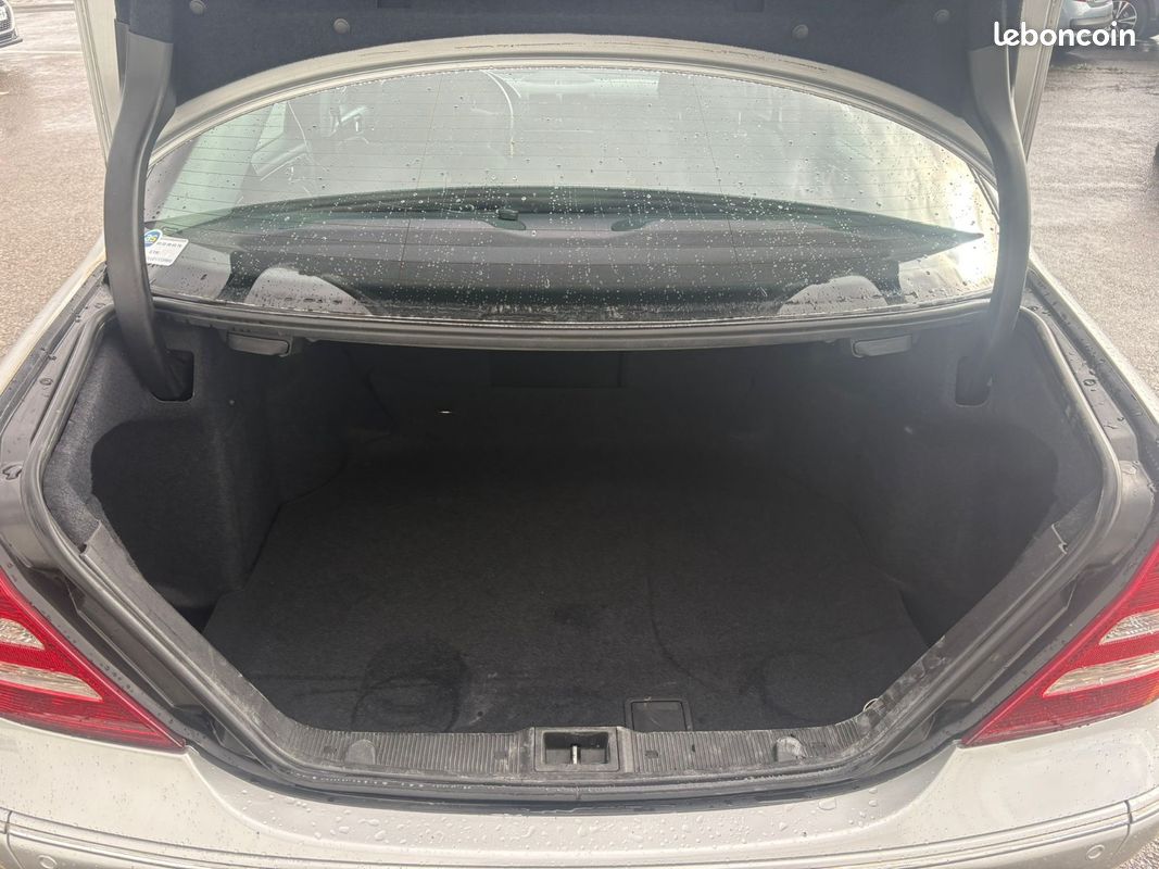 MERCEDES CLASSE C 220 Elégance 2.2 CDI 150 CV 01/2005 224500 KM BOITE DE VITESSE AUTOMATIQUE FEUX XÉNON SUIVI D'ENTR (image 16)