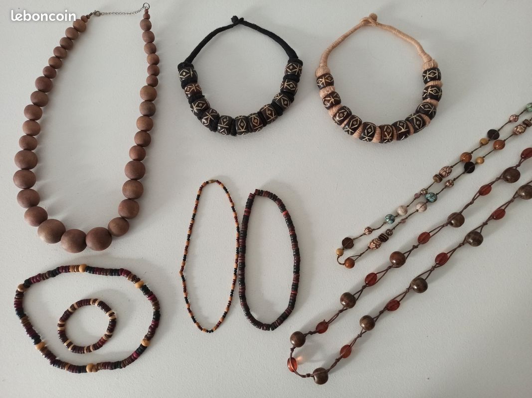 Ensemble de bijoux en bois (image 1)