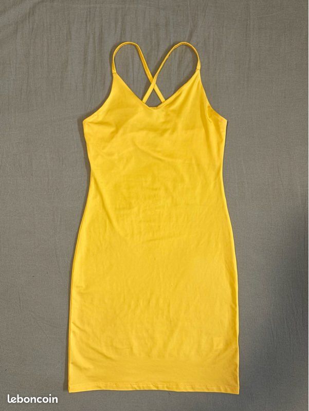 Robe jaune (image 1)