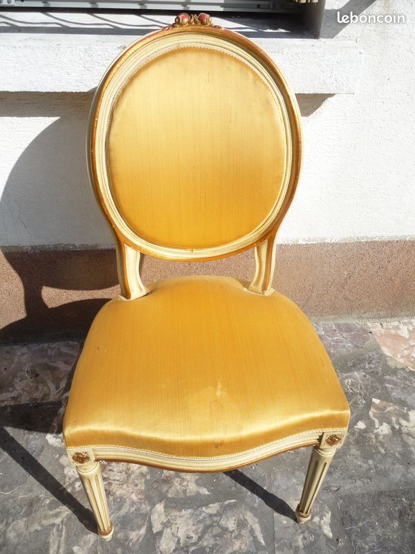 Chaise en bois et tissu (image 1)