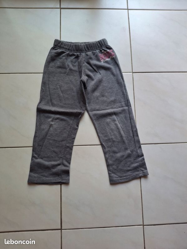 Lot de 3 pantalons et 1 short taille 8 ans (image 4)