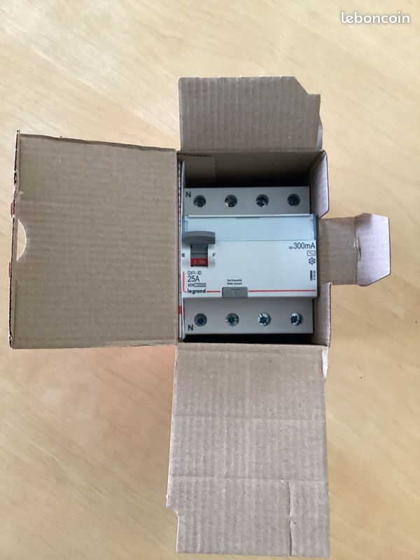 Legrand interrupteur différentiel, 4p 25a, 300ma, type ac (image 2)