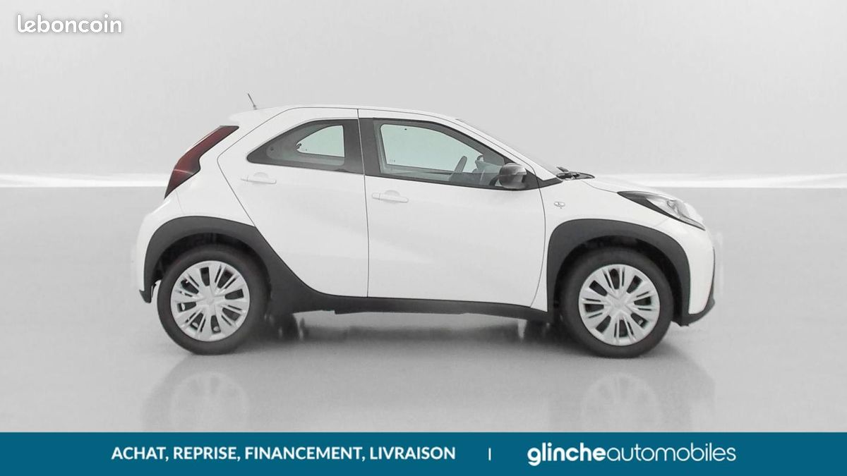 Toyota aygo x 1.0 VVT-i 72ch Dynamic (image 23)