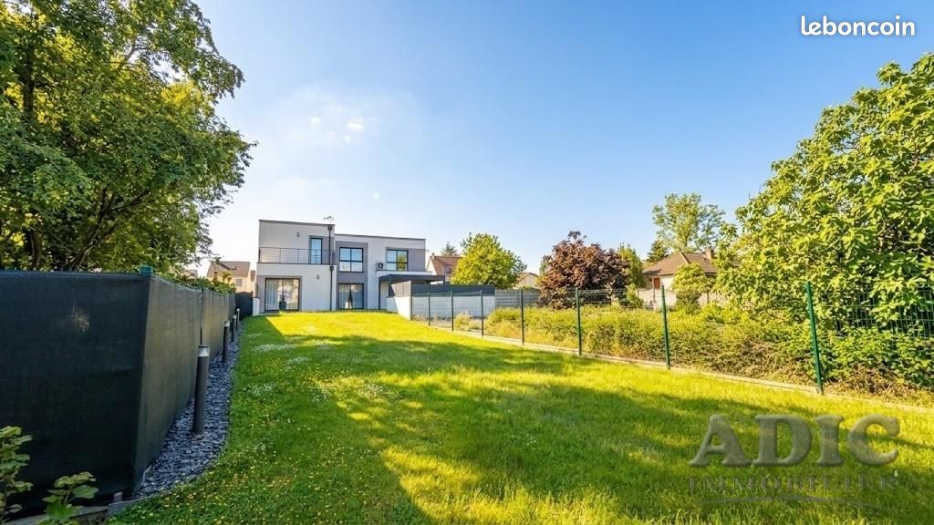 Maison 6 pièces 180 m² · à Saint-Mard · 180 m² · 599 000 €