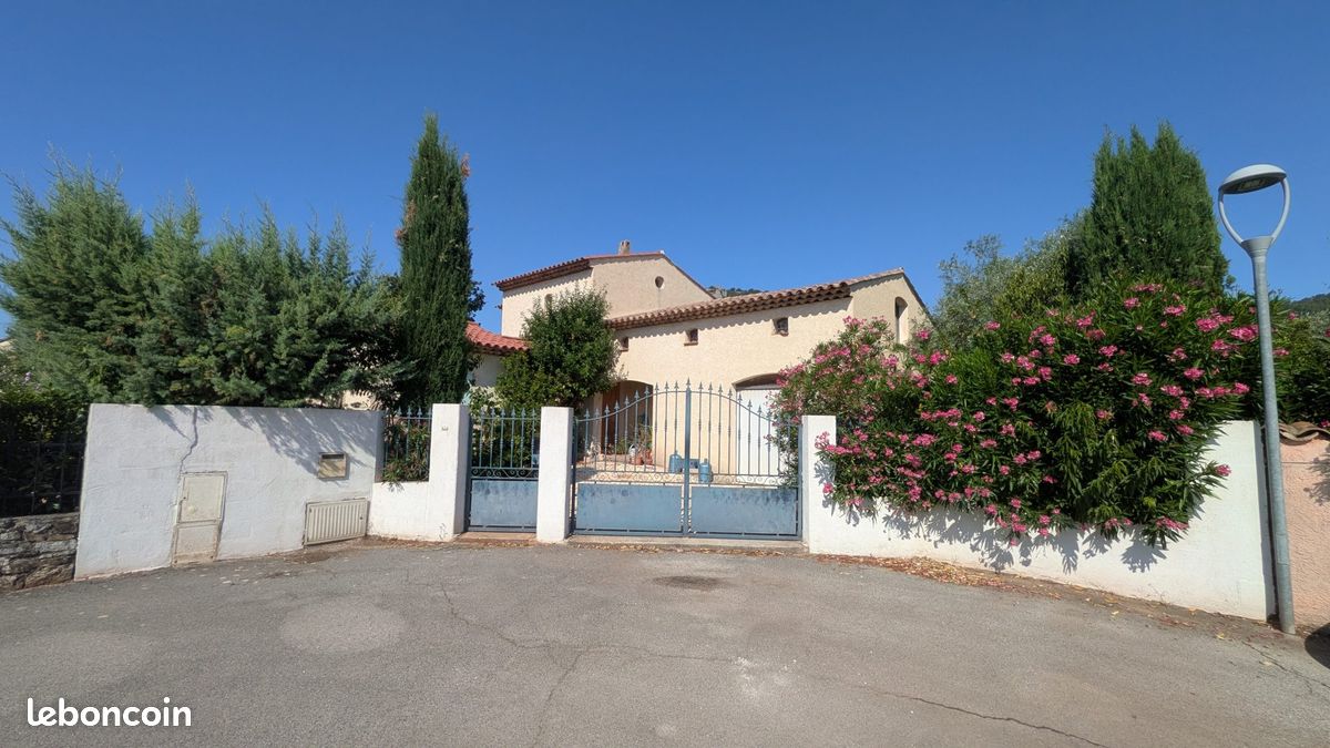 Maison 4 pièces 111 m² · à Gonfaron · 111 m² · 93 000 €