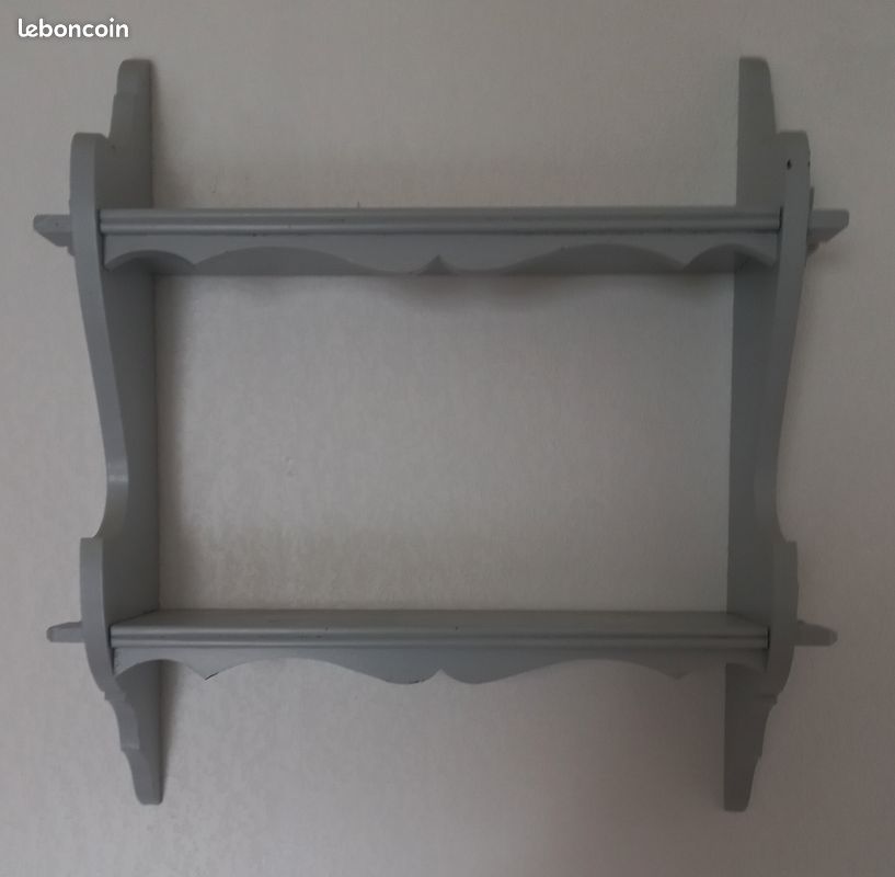 Je vends cette étagère murale en bois gris (image 1)