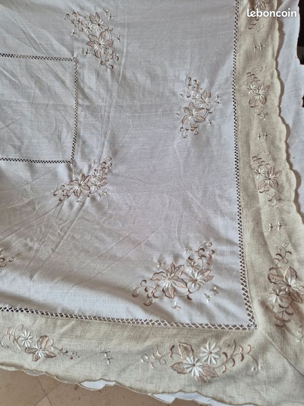 Superbe Grande nappe ancienne (image 2)