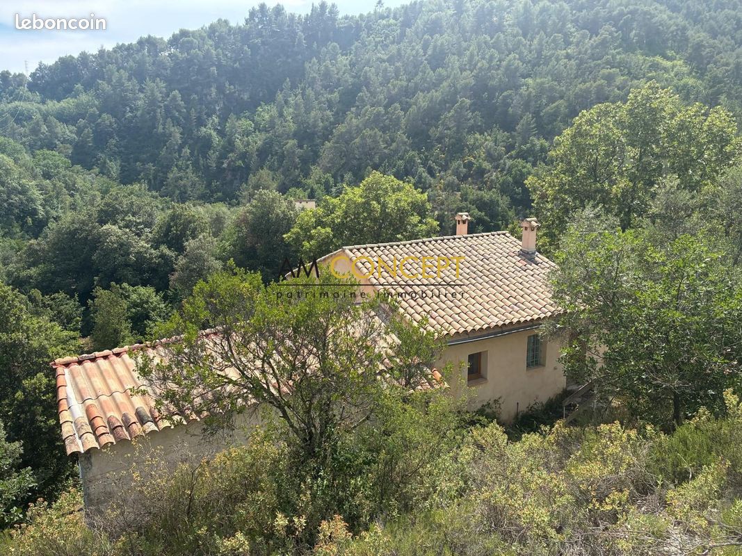 Maison 4 pièces 96 m² · à Coaraze · 96 m² · 212 000 €
