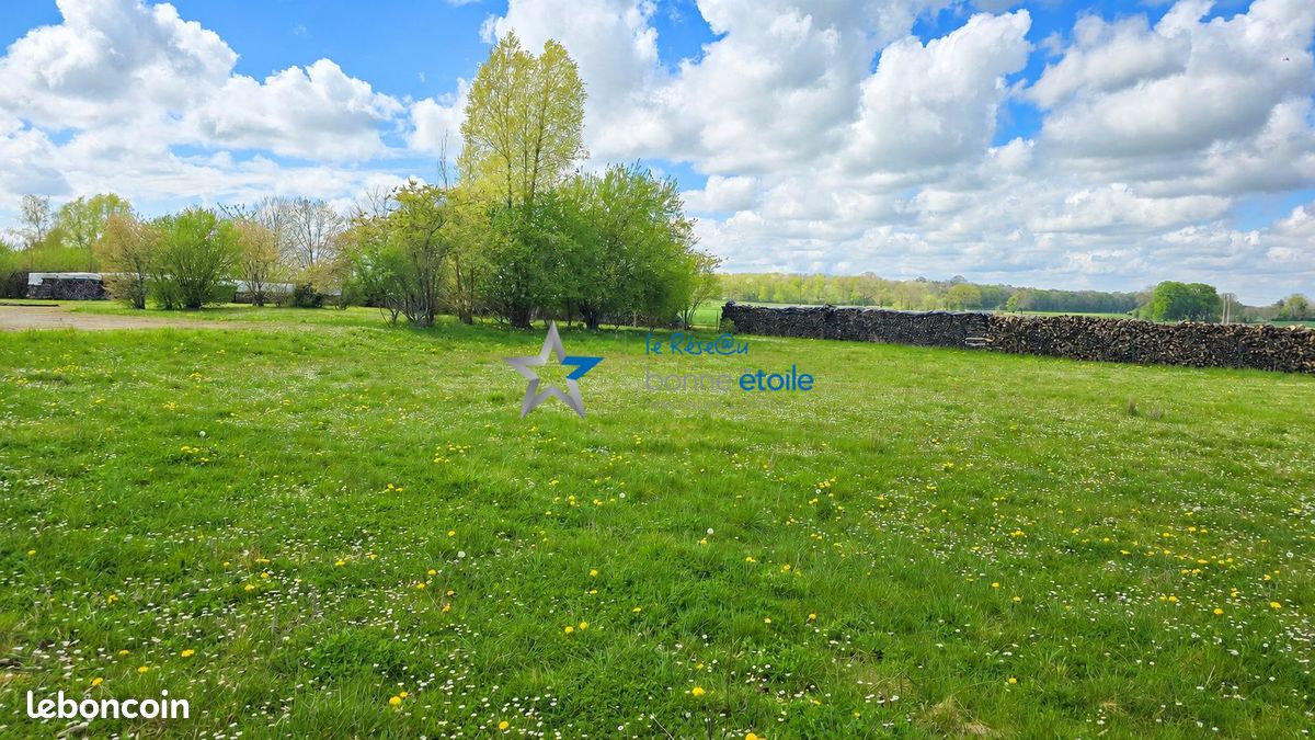 Terrain 1049 m² · à Richebourg · 1 049 m² · 25 000 €