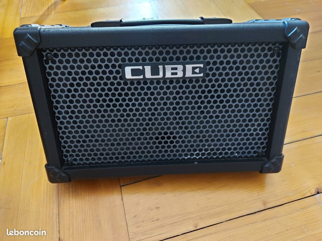 Ampli Roland Cube Street (image 1)