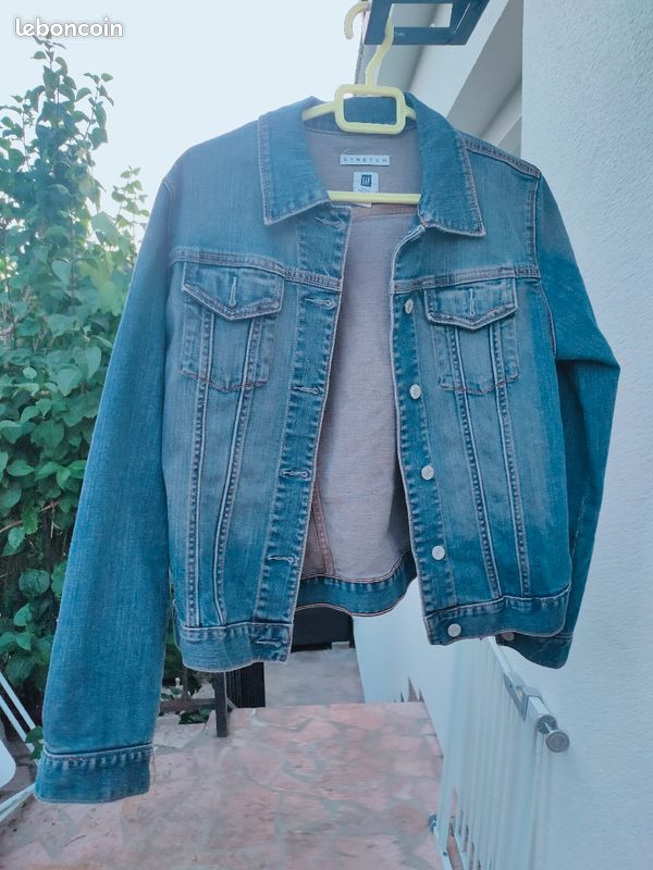 Veste en jeans marque GAp (image 2)
