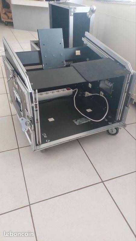 Flight case DJ ou soundcraft UI24R (image 3)