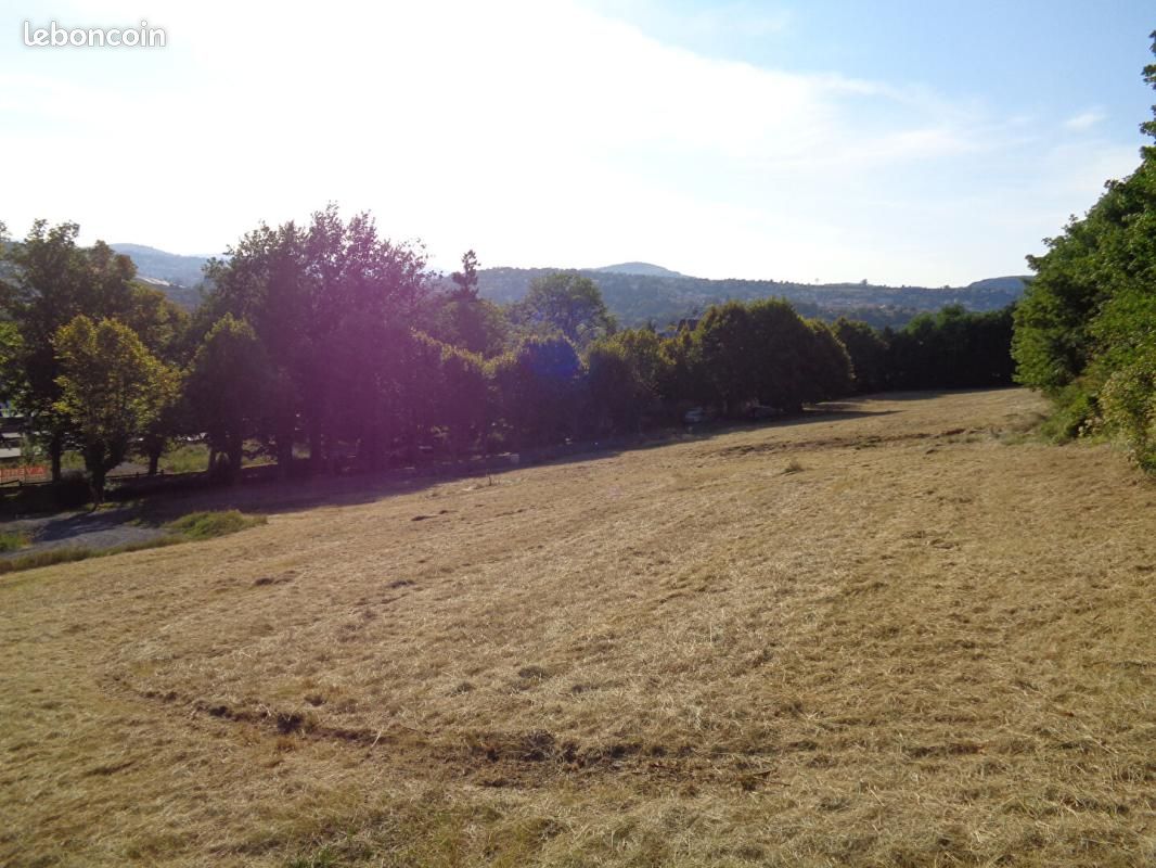 Terrain 889 m² Saint Germain Laprade · à Saint-Germain-Laprade · 62 000 €