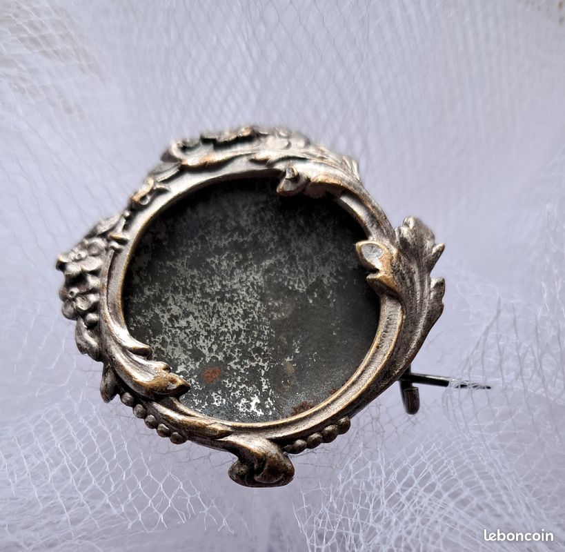ANCIENNE BROCHE RELIQUAIRE porte photo XIX eme EUR 80,00 - FR