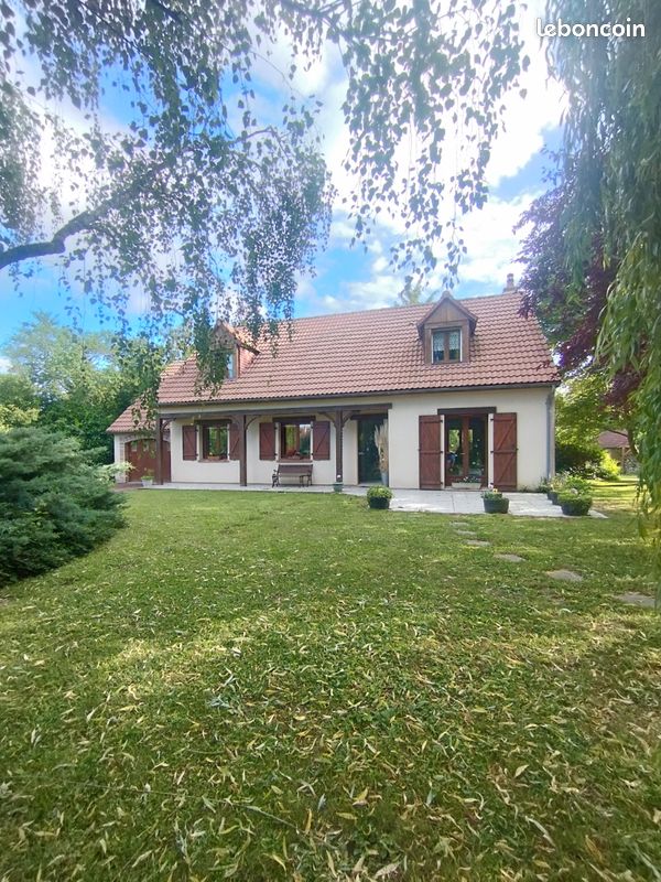 Maison 8 pièces 145 m² · à Courcelles-la-Forêt · 145 m² · 242 000 €