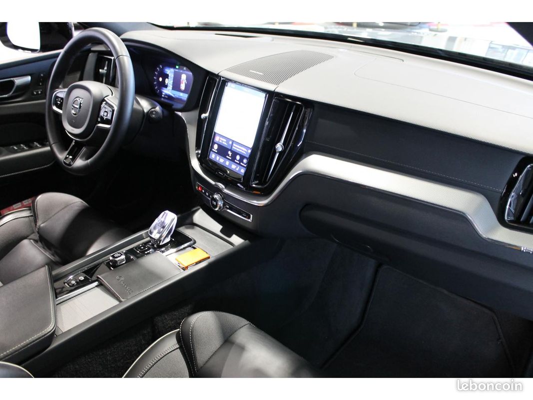VOLVO XC60 T8 AWD - Polestar Engineered Garantie Constructeur / Caméra 360 / Sièges chauffants (image 9)