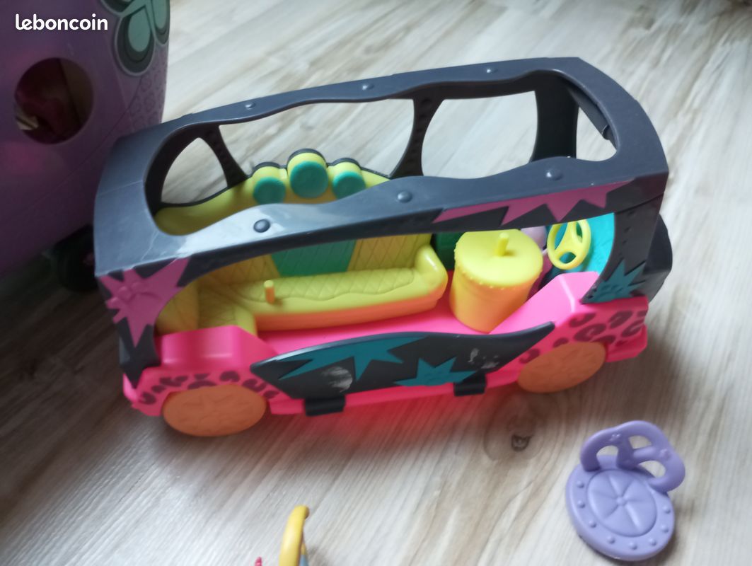 Bus petshop (image 1)